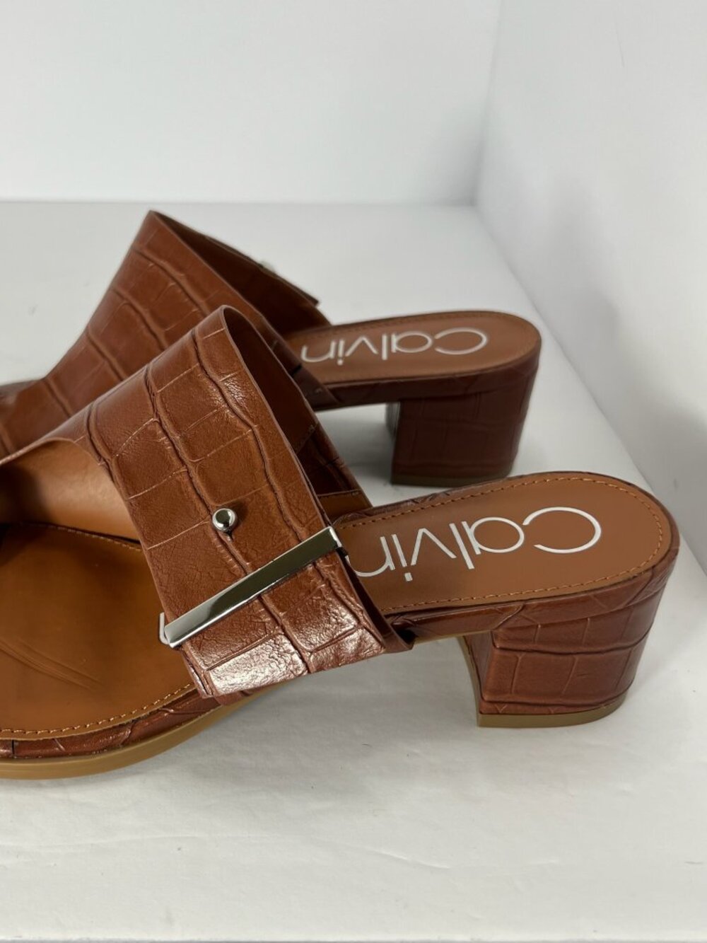 NWOT Calvin Klein Brown Daria Croc Toe Loop Buckle Block Heel Sandal size 7 - Picture 3 of 13